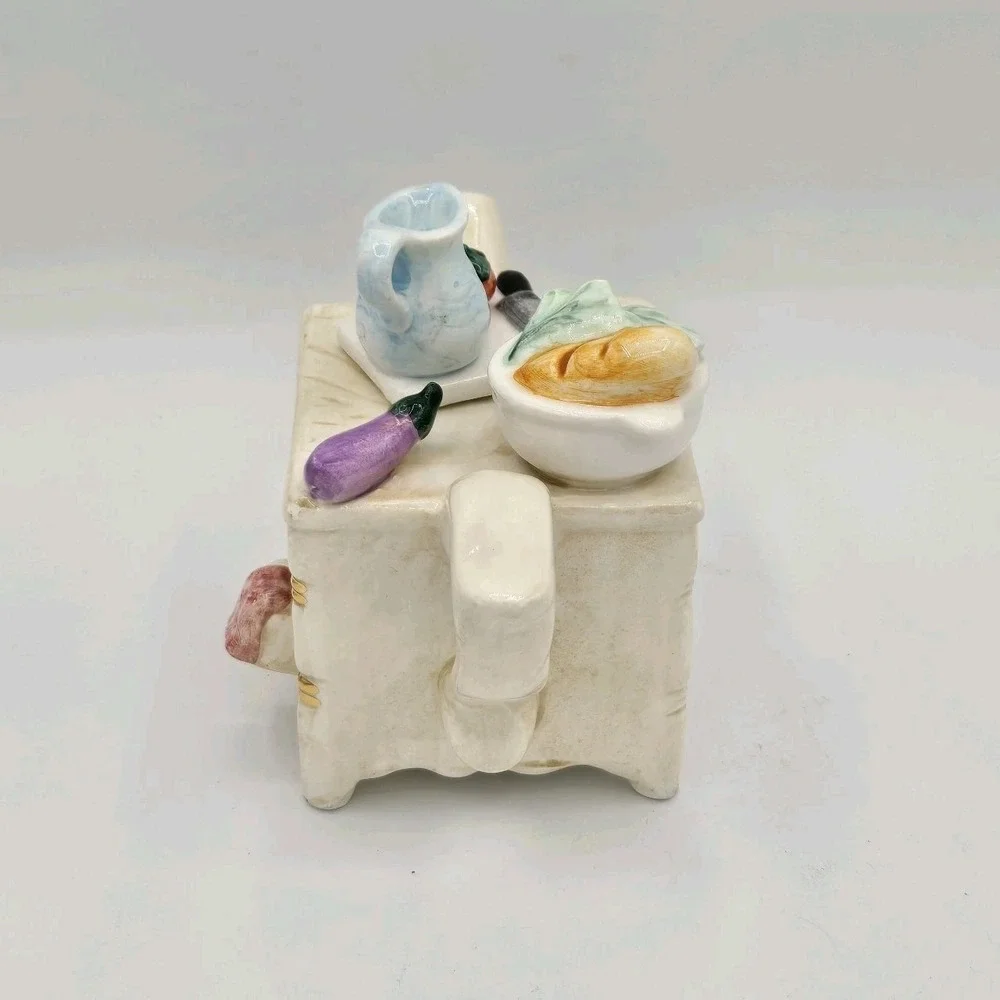 Delton Tiny Teapot Collectible Miniature‎ Porcelain Kitchen Island Vintage